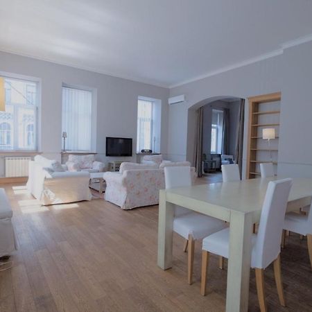 Great 144 Sq.M. Apartment In The Center Of Kiev Bagian luar foto