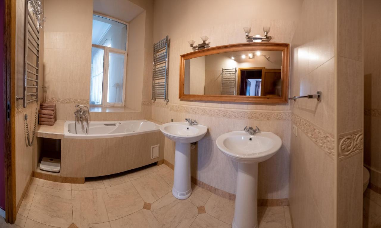 Great 144 Sq.M. Apartment In The Center Of Kiev Bagian luar foto