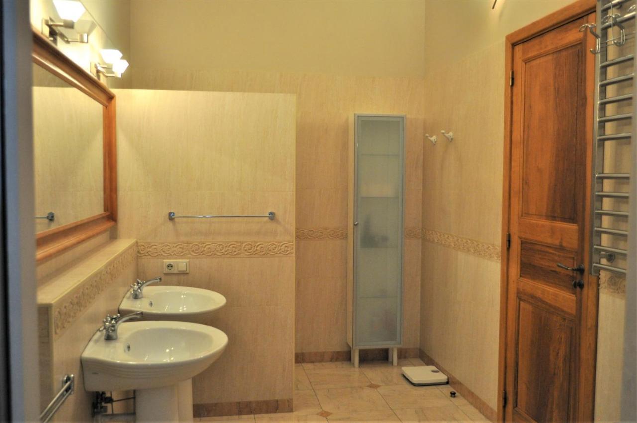 Great 144 Sq.M. Apartment In The Center Of Kiev Bagian luar foto